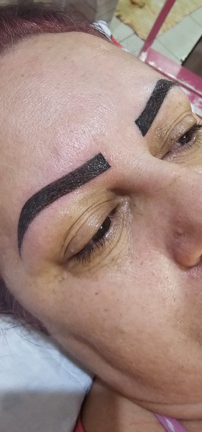 Correção de Micropigmentação de Sobrancelhas em Curitiba